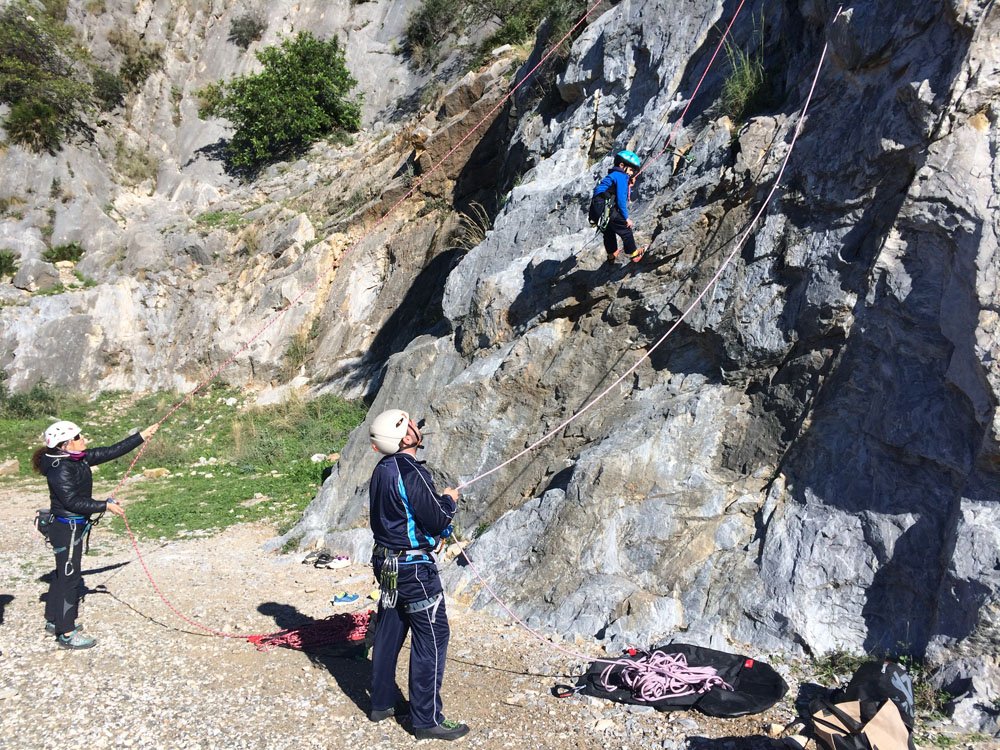 Actividad del Club Escalada Marbella - Placas del Cura Istán