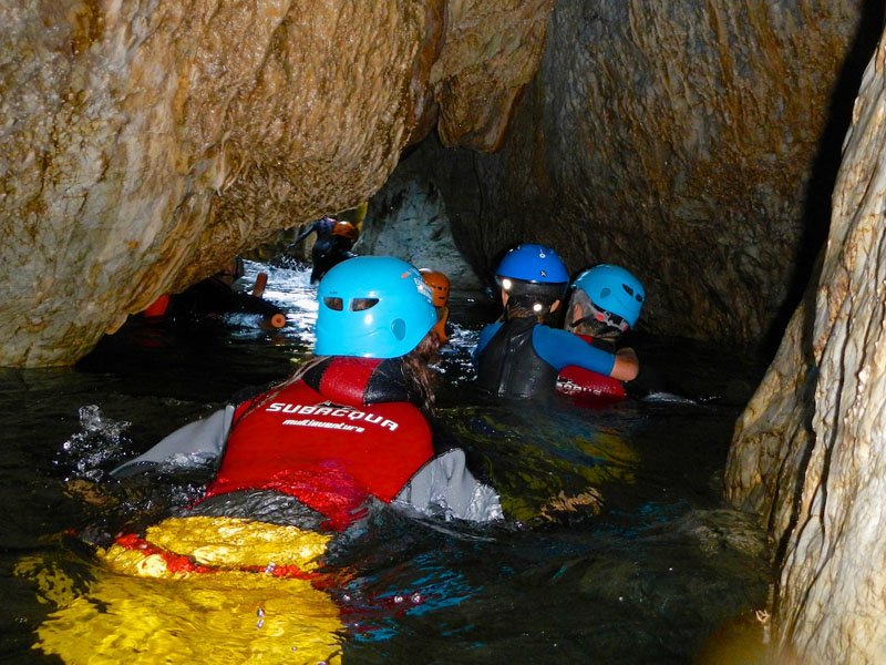 Actividad CEM – Descenso de la angostura de Benahavis + Escalada en zona de Benahavís