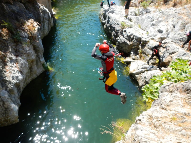 Actividad CEM – Descenso de la angostura de Benahavis + Escalada en zona de Benahavís